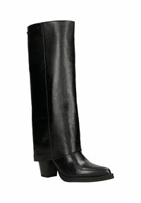 Czarne, skórzane kozaki za kolano o gładkiej fakturze, kwadratowym nosku i masywnym obcasie. Projekt charakteryzuje się jednolitą cholewką i subtelnym przeszyciem.