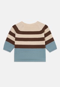 Pull en tricot à manches courtes, avec de larges rayures horizontales crème, marron et bleu clair. Col rond et bords côtelés.