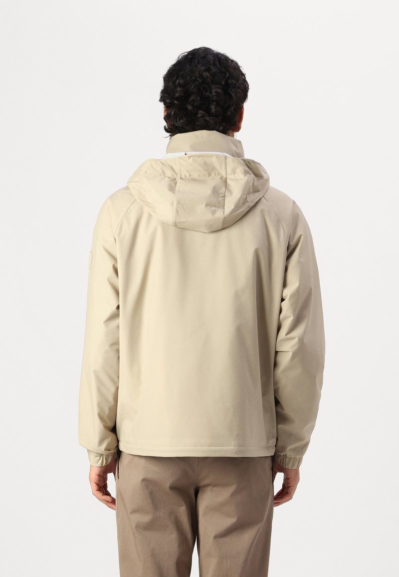Tommy Hilfiger SAIL REGATTA JACKET - Mezisezónní bunda - sandalwood