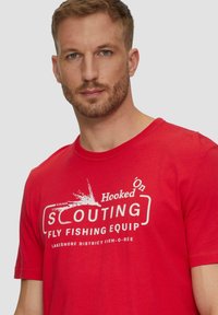 s.Oliver MIT FRONTPRINT - T-Shirt print - himbeere