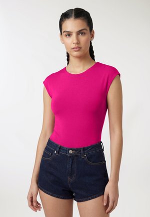 CON MANICHE AD ALETTA - Top - fucsia scuro