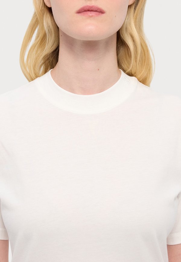 MOCK NECK TEE - Basic T-shirt4