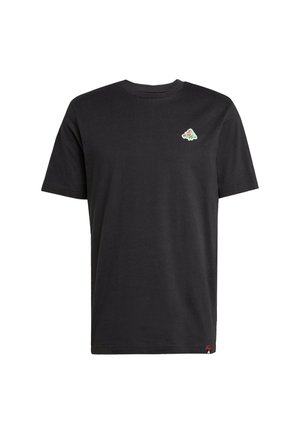 Camiseta corta negra de algodón con cuello redondo. Presenta un pequeño logo multicolor en el pecho y una etiqueta cosida en el dobladillo.