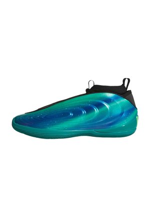 Chaussure de sport basse avec motif de galaxie tourbillonnante bleu sarcelle et bleu, languettes de traction noires et semelle texturée, vue du côté extérieur.