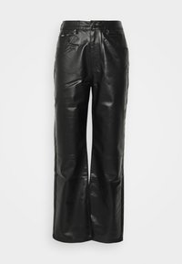 Pantaloni a gamba larga in pelle nera con una texture liscia, dotati di tasche frontali, cuciture sottili e una classica chiusura con bottone.