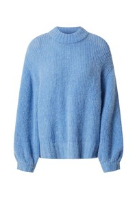 Pull en tricot bleu clair à manches longues avec un motif texturé, des poignets côtelés, une ceinture rallongée et un col montant court.