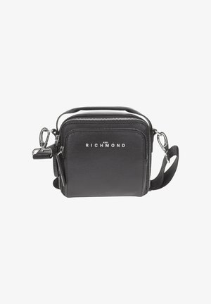 Borsa a tracolla nera realizzata in materiale strutturato, con chiusura a zip, tracolla regolabile e dettagli in metallo argentato.