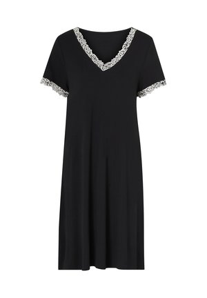 Schwarzes Kurzarmkleid mit V-Ausschnitt, das eine dekorative weiße Spitzenborte entlang des Ausschnitts und der Ärmel aufweist, aus weichem Stoff gefertigt.