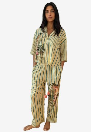 REGULAR FIT - SET   - Pyjama set - green toucan