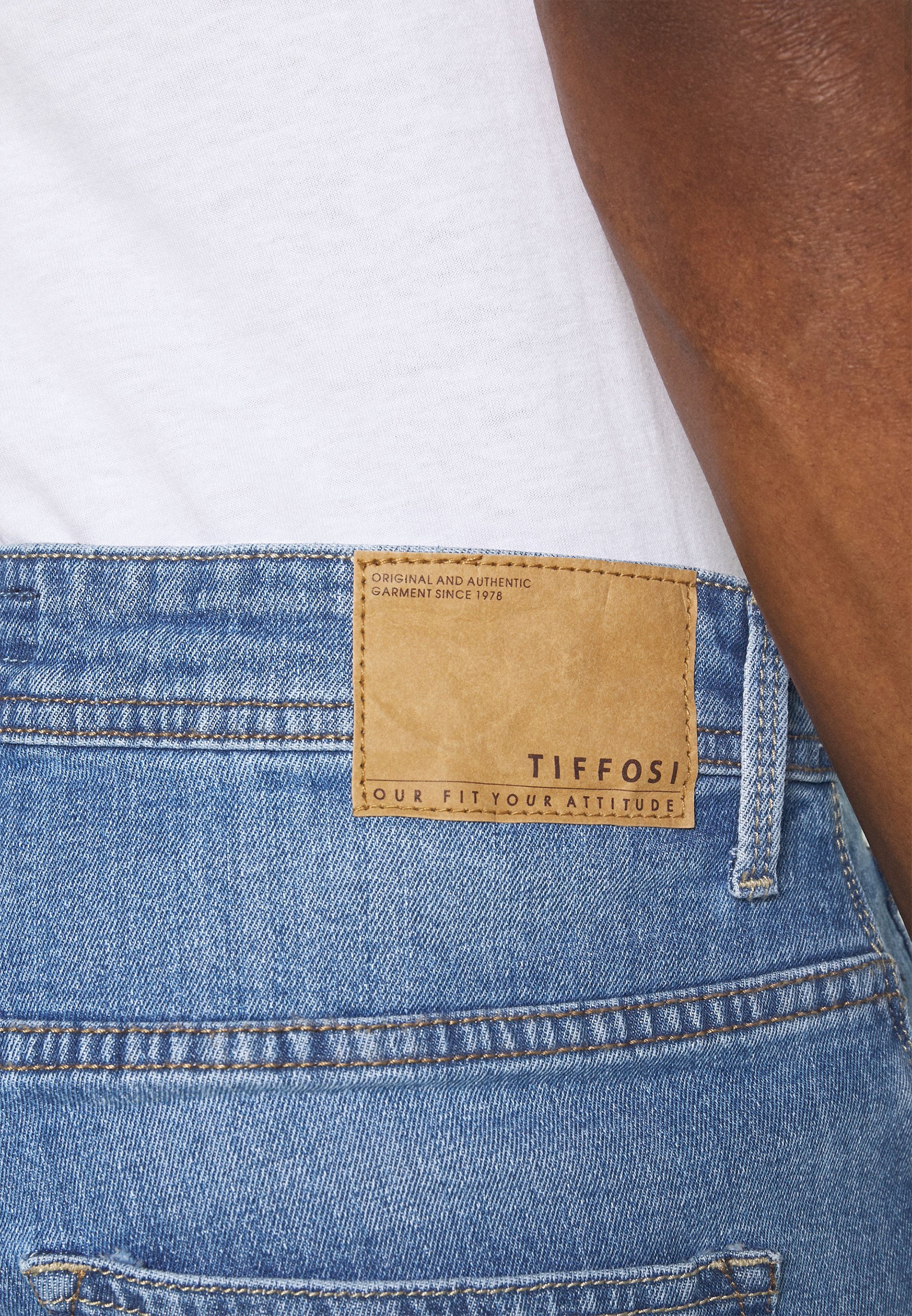 VALEUR 50 € TIFFOSI W 26 L 34 Taille 34 NEUF pantalon jeans jean denim  femme | eBay