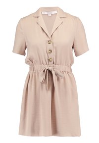 Abito a maniche corte in tessuto beige chiaro, con colletto, apertura frontale con bottoni a pressione, vita elastica e un dettaglio con fiocco.