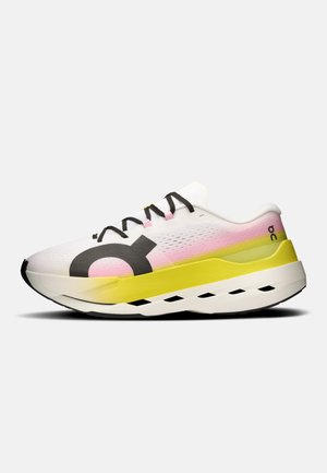 - Obuwie do biegania treningowe