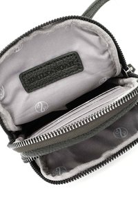 Emily & Noah Handytasche - darkforest