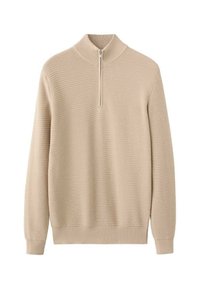 Beżowy sweter typu pulower z fakturowanym wzorem, kołnierzem na półzamek, długimi rękawami oraz ściągaczami na rękawach i dole. Wykonany z miękkiego dzianinowego materiału.