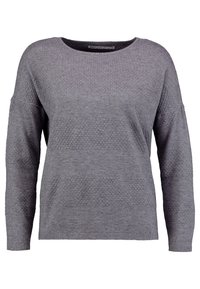 Pull en tricot gris avec un motif texturé, décolleté large, manches longues et poignets côtelés. Matériau léger, design décontracté.