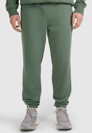 - Spodnie treningowe