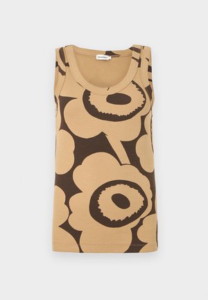 Ärmelloses beiges Tanktop mit großem dunkelbraunem abstraktem Blumenmuster, rundem Ausschnitt und gerippter Stofftextur, flach liegend.