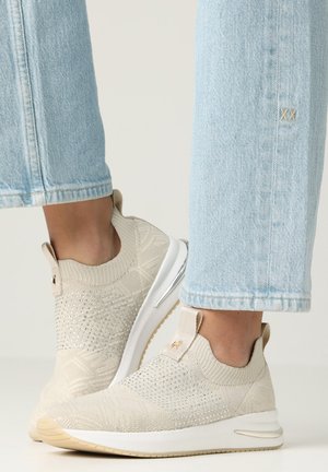 Mexx NOELLE - Loafers - sand