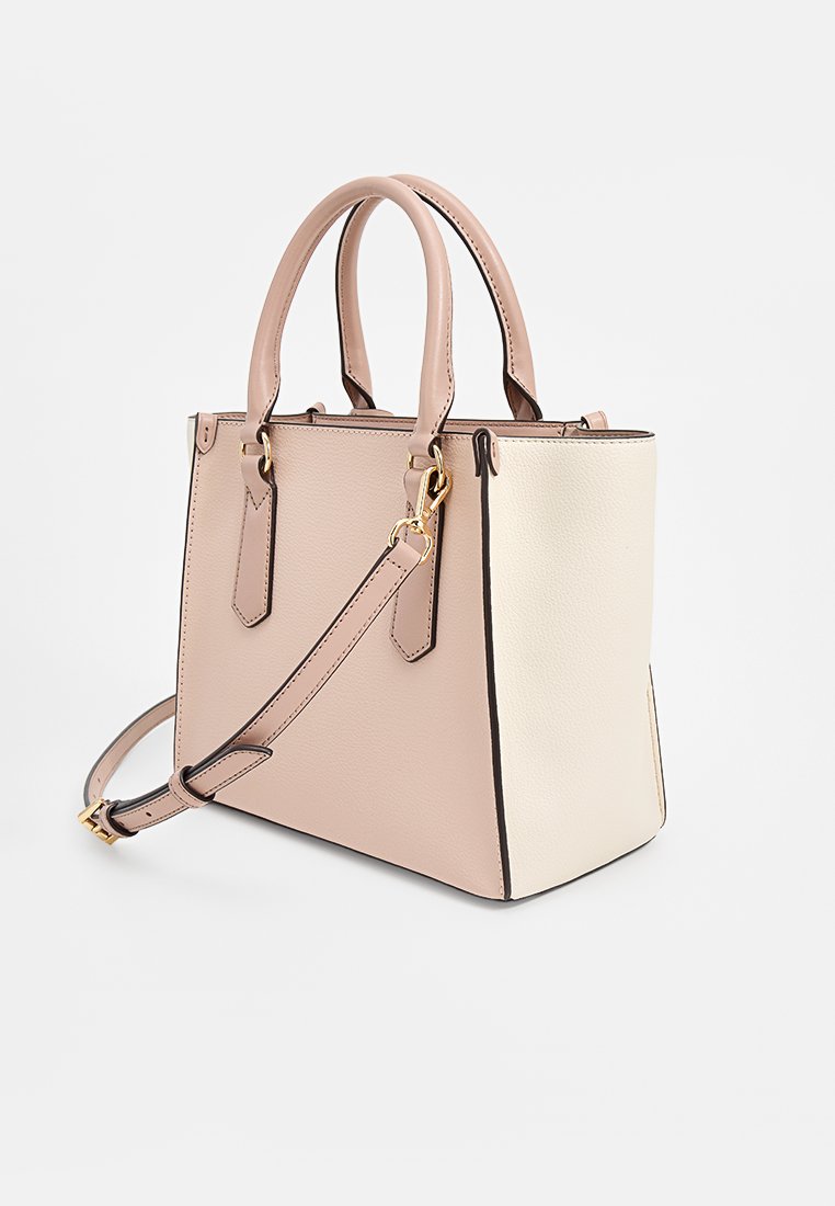 Strukturierte Handtasche mit einem rosa Lederkörper und einem cremefarbenen Lederpaneel. Verfügt über zwei Griffe, einen abnehmbaren Schulterriemen und goldene Hardware-Akzente.