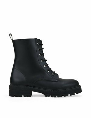 MILITARES EN CON CREMALLERA - Botines con plataforma - black