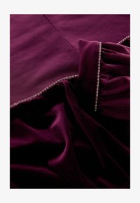 Non sélectionné, burgundy red