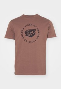 DILLAN - T-shirt imprimé - cognac