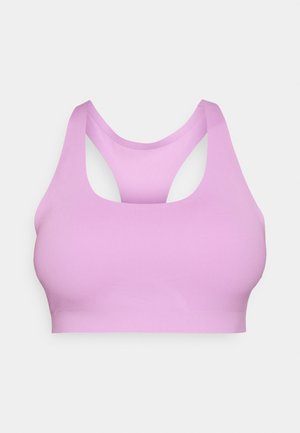 Světle růžový sportovní podprsenka s bezešvým designem, pevným povrchem, širokými ramínky a výřezem na zádech pro prodyšnost a podporu.