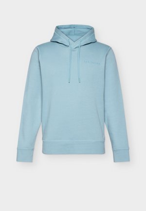 Felpa blu chiaro realizzata in morbido tessuto misto cotone, con tasca a marsupio, cappuccio regolabile con cordino e logo ricamato sul petto.