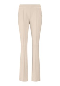 Beige flarebroeken van een gladde stof, met een comfortabele tailleband en twee voorplooien, zonder extra zakken of versieringen.