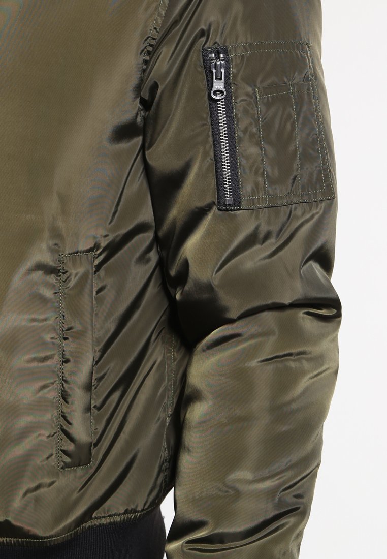Herren Leichte Jacken | Urban Classics 2-TONE BOMBER JACKET Bomberjacke darkolive/black/oliv - VM14092 Herren Leichte Jacken | Urban Classics 2-TONE BOMBER JACKET Bomberjacke darkolive/black/oliv - VM14092