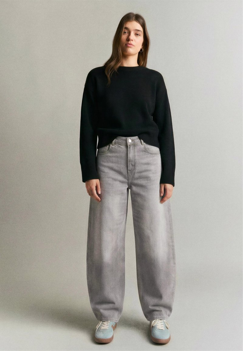 bershka-barrel-baggy-jeans-grey-grijs-zalando-nl