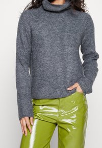 JDY Strickpullover - mottled dark grey