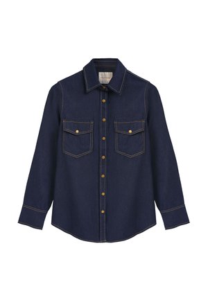 Mørkeblå denimskjorte med lange ærmer, spids krave, to brystlommer og guldfarvede knapper foran og på ærmekanterne.