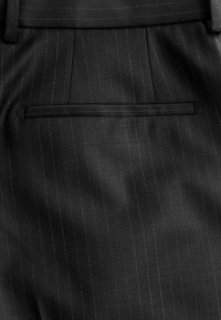 Next REGULAR FIT - Pantaloni de costum - black
