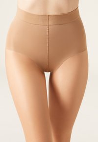 Beiga högmidjade trosor gjorda av slät tyg med en mjuk midjeband, med sömlös design och lätt stretch för komfort.