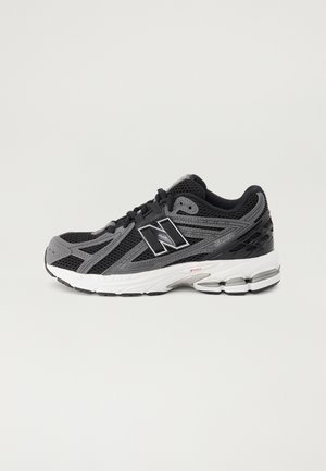 1906 UNISEX - Sportbačiai - black