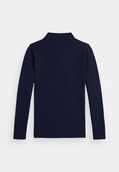 Polo de manga longa azul-marinho com colarinho clássico, feito de um tecido suave. Apresenta uma textura lisa e sem padrões ou detalhes visíveis.