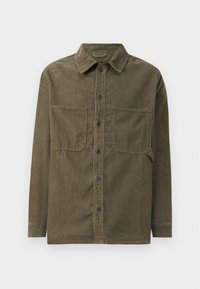 Giacca camicia in corduroy verde oliva con colletto a punta, chiusura frontale con bottoni e due tasche sul petto con pattina.