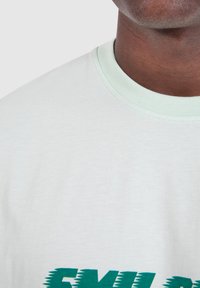 Smilodox BLAKE - Camiseta estampada - mint