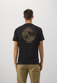 Michael Kors WAVE TEE - Tricou cu imprimeu - black