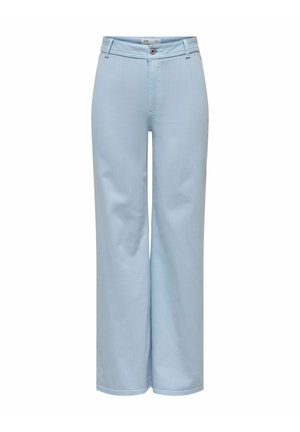 Pantalon large bleu clair avec bouton et fermeture éclair à l'avant, passants pour ceinture et poches latérales, présenté sur fond blanc.