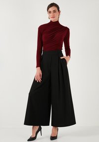 LELA SLIM FIT - Long sleeved top - bordeaux