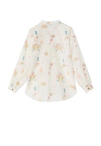 Λευκό μπλουζάκι με μακριά μανίκια και πολύχρωμα εκτυπώματα με θέμα τη Δύση, που περιλαμβάνουν μπότες, κάκτους, πεταλούδες, αστέρια και καρδιές, εμφανισμένο από πίσω.