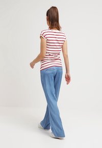 New Look Maternity Camiseta estampada - white