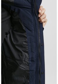 Thumbnail Image 6
