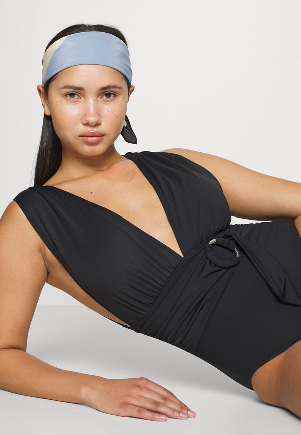 ICONIC SOLIDS BELTED SURPLICE PLUNGE ONEPIECE - Swimsuit3