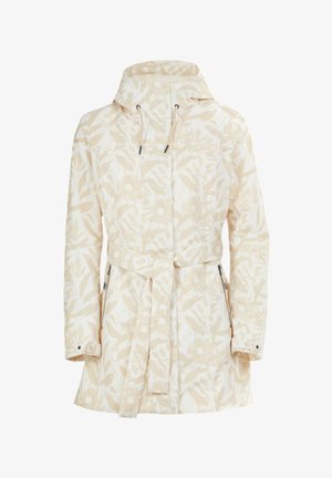Veste imperméable beige clair avec un motif de feuilles, capuche à cordon, taille ceinturée et poches latérales zippées. Texture lisse, design mi-long.