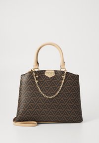 Braune geometrisch gemusterte Handtasche mit glatten Ledergriffen, goldener Kettenakzent und einem abnehmbaren Schultergurt.