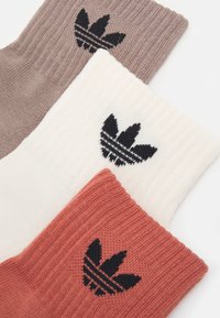 adidas Originals MID ANKLE UNISEX 3 PACK - Meias - white/magic earth/chalky brown