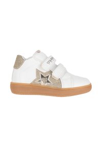 Sneaker bianco con dettaglio di stella glitter oro, due strisce in velcro e suola in gomma marrone chiaro. Parte superiore in pelle liscia con fodera morbida.